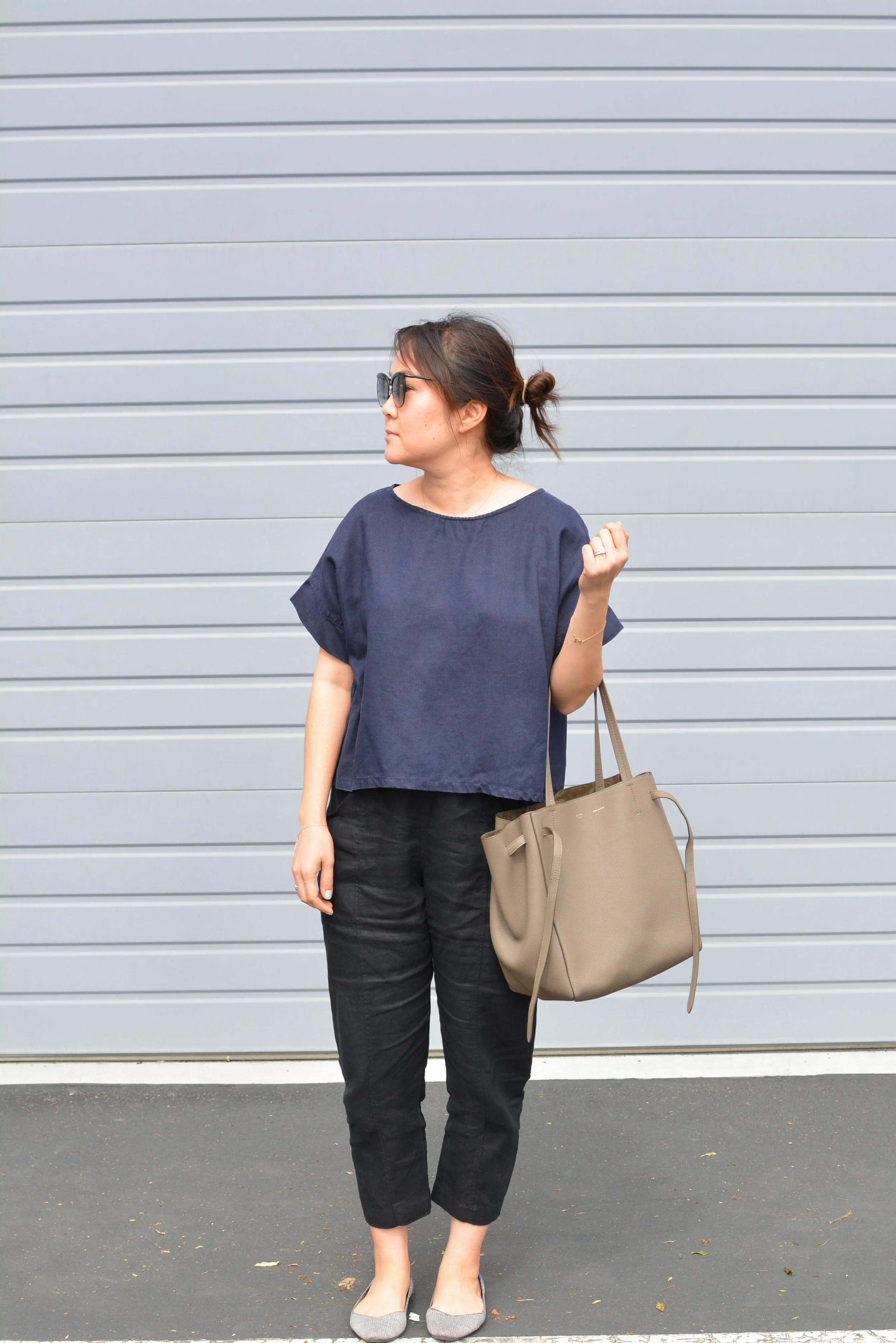 Elizabeth Suzann Review The Gen 4 Linen Clyde Work Pants vs. the cotton canvas Clydes Fairly Curated